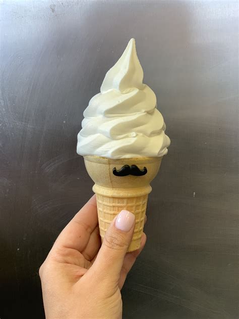 Seekonk, MA — Sundaes Ice Cream