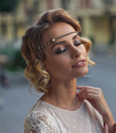 17 Chic Wedding Hairstyles For Thin Haired Brides