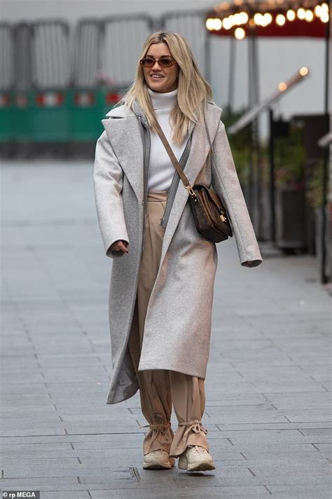 Ashley Roberts Catches The Eye In A Muted Ensemble And £1410 Louis