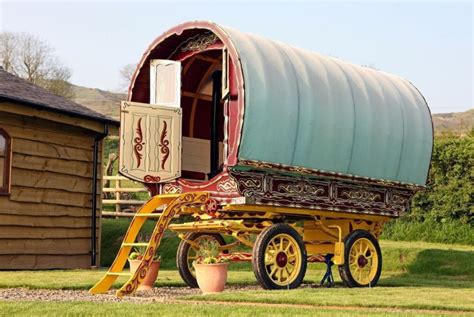 “vardos” The Horse Drawn Wagons Of British Romani The Vale Magazine