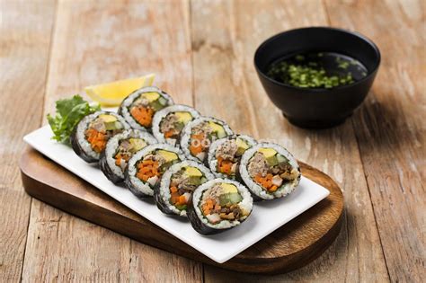 Kimbap, one of korea's most popular snacks, can have all sorts of fillings fillings for kimbap should be long and thin; Korean Seaweed Rice Rolls (Gimbap/Kimbap) - CookSifu ...