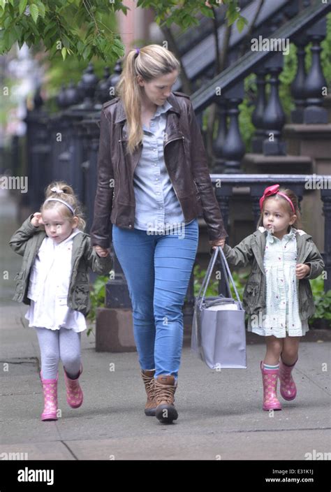 sarah jessica parker s twin daughters marion and tabitha broderick walk to school with their