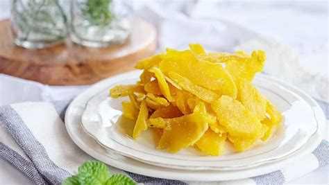 Sehingga resep manisan buah mangga ini bisa diganti dengan buah buah lainnya seperti buah salak, buah kedondong, maupun buah nanas. Resep Manisan Mangga Muda, Camilan Asam Manis yang Bikin Segar!