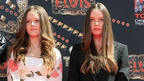Lisa Marie Presleys Twin Daughters Seen In 1st Public Photos Since Her