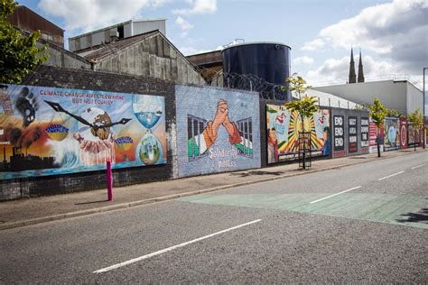 Belfast Peace Wall And Its Murals How To See It For Yourself