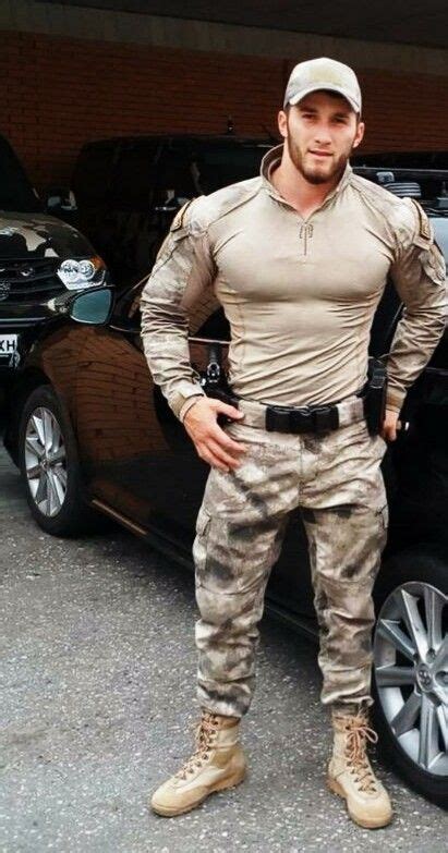 Bringing over 1 million military personnel and civilians together. Pin en Sexy Military Men
