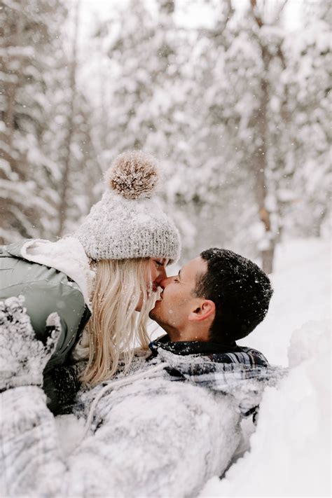 Seeing Snow For The First Time Colorado Rockies Engagements Coloradoengagement Snow
