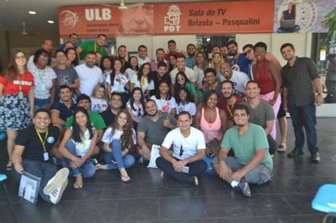 Estadual da juventude socialista pdt do estado do rio de janeiro everton gomes, debatendo dentre outras coisas as demandas educacionais e de segurança pública da região do grande jardim. Juventude Socialista realiza encontro histórico | PDT