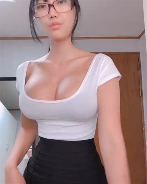 Boobs Her Hips To Tits Proportions Are Insane Porn Gif Video