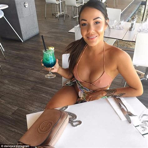 Mafs Reveals Busty International Model Contestant Daily Mail Online