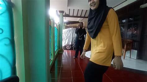 Permainan tradisional, gobak sodor, petak umpet, mercon bambu, engklek, dll, beserta dengan gambar, penjelasan, dan cara bermain. Bermain Permainan Tradisional (Galah Santang) - YouTube
