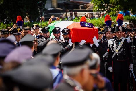 Funerale Carabiniere Ucciso A Roma Il Giorno Delladdio A Mario La