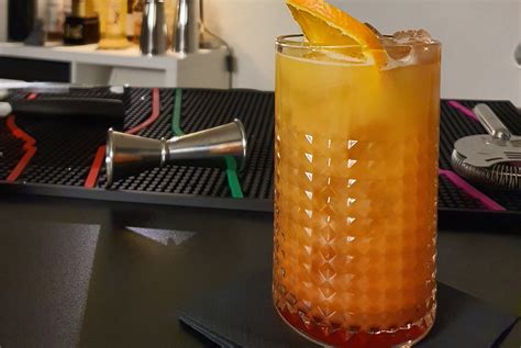 Cocktails to go oder zu hause. SUNDOWNER FOR SUTERDAY - Cocktails für Zuhause - consumo ...