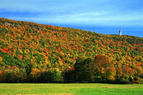 Use This Guide To Learn About The Best Places To Spot Gorgeous Fall