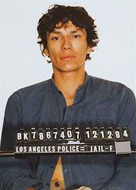 He shot her before entering her house. Richard Ramirez, quién fue y de qué murió el acosador ...