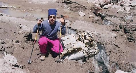 Handyaufnahmen zeigen den absturz eines passagierflugzeugs auf einem feld in der nähe der iranischen hauptstadt teheran. Bilder - german.china.org.cn - Flug MH370 und zehn weitere ...