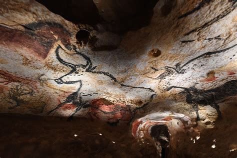Pin By Lu On Cave Paintings Lascaux Cave Paintings Painting Old Art