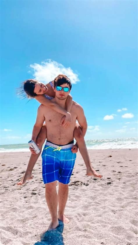 Summer Couple Aesthetic Beach Couple Poses Summer Vacation Ideas