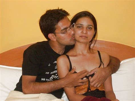 Indian Desi Couple Honeymoon Sex Nude Photo In Hotel 15 Pics XHamster