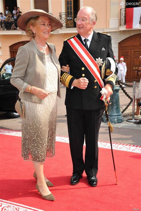 Le Roi Albert Et La Reine Paola De Belgique Sur Le Tapis Rouge Du