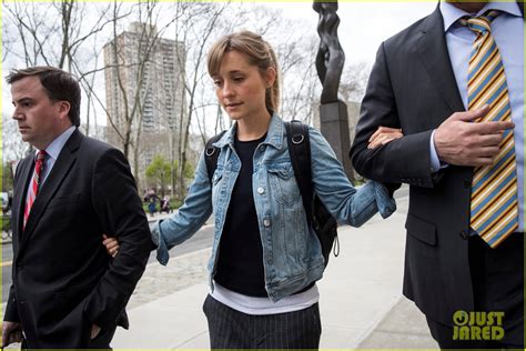 Allison Mack Sentenced To 3 Years In Prison For Involvement In Nxivm Sex Cult Photo 4579594