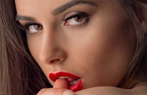 Hot Girls With Red Lips 6 Klykercom