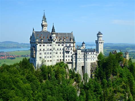 The Complete Guide To Visiting Neuschwanstein Castle