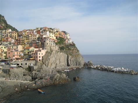Winter highs average in the low 50s, and winter lows average in the upper 30s to low 40s. Weather In Cinque Terre Italy In March