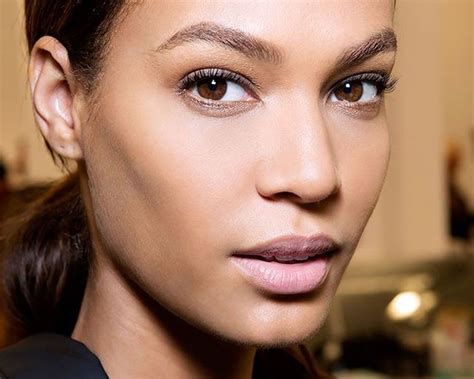 How To Make High Cheekbones With Makeup