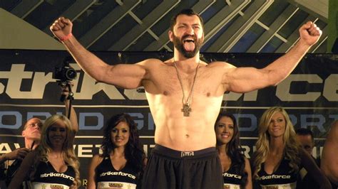 Hes Back Ufc Re Signs Former Heavyweight Champion Andrei Arlovski