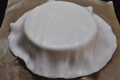 Bist du auch ein großer fan vom film „die eiskönigin? So gelingt die Frozen-Elsa-Torte aus Fondant für das ...