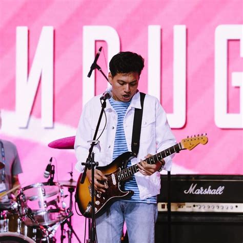 Dari beberapa lagu tersebut, adakah yang masuk playlist favoritmu, klovers? 10 Penyanyi Pria Indonesia Paling Populer di 2019 ...