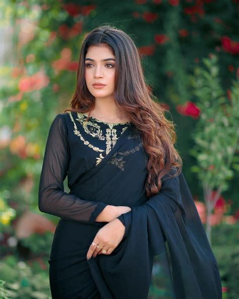 Latest Beautiful Pictures Of Actress Laiba Khan Reviewitpk