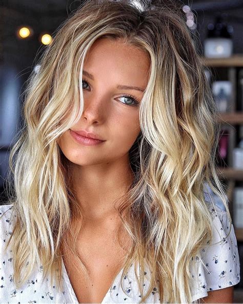 Balayage And Beautiful Hair On Instagram Beach Blonde Babe By Lo Lo