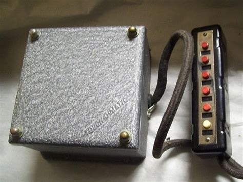 Identifying Universal Vintage Car Radios By Brand | Antique, Retro