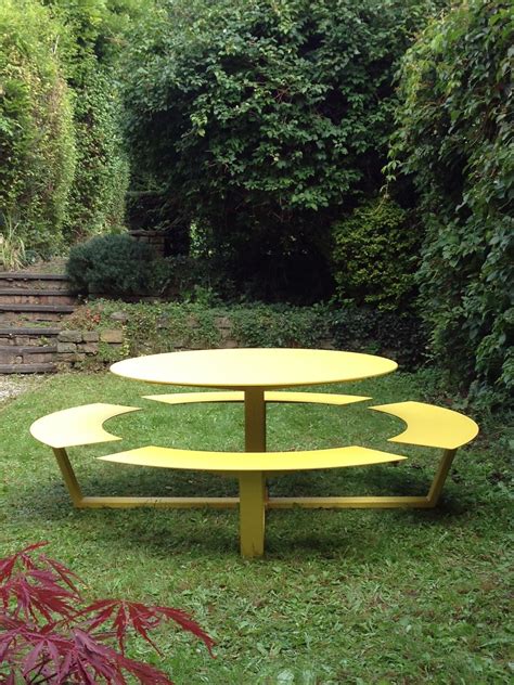 This one is simply strong, tough, and extremely durable. La Grande Ronde, big round design picnic table in ...