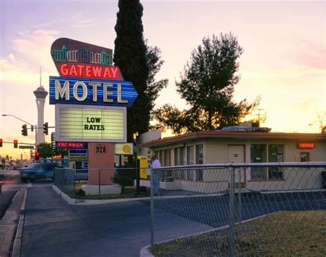 The Rise And Fall Of Las Vegas Motels In Pictures Las Vegas Motel Vegas Motel Las Vegas
