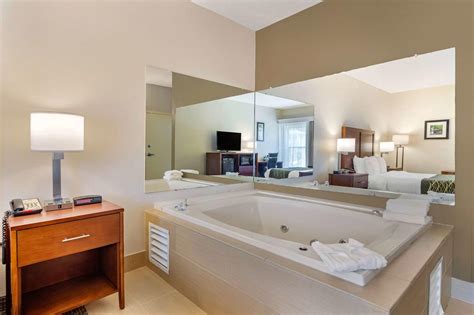 Hotels With Jacuzzi In Room In Atlanta 16 Whirlpool And Hot Tub Suites