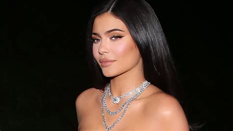Kylie jenner was born in 1997 in california. Kylie Jenner sorprende a sus seguidores con sensual foto ...