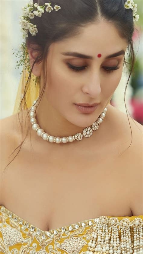 Kareena Kapoor In Bridal Wedding Outfit Hd Mobile Wallpaper Download