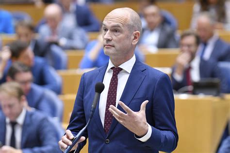 Bronnie ware is een australische verpleegkundige die oude mensen in hun laat… Gert-Jan Segers: 'Arbeidsmigratie is potentieel gif' - EW