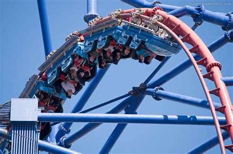 Mr Freeze Reverse Blast Roller Coaster Guide To Six Flags Over Texas