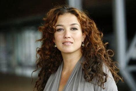 Of haar rond zien lopen door je kamer in jouw badjas? Pin van TUIKALEPA op Character refs | Vrouw ...