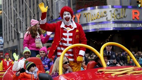 Ronald Mcdonald Ordered To Keep A Lower Profile Amid Creepy Clown Outbreak Cbc News