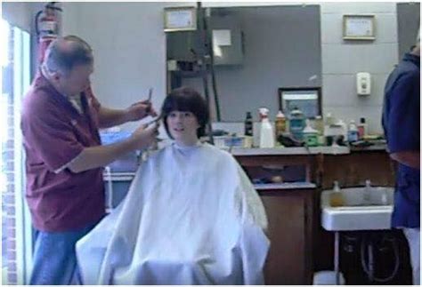 Pin By Tan Tgg On Barber Chair Girl Haircuts Hair Cuts Buzzed Hair