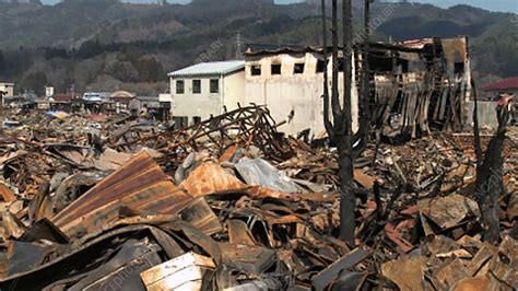 In tokio hält die regierung ein gedenken für die opfer ab. Japan earthquake and tsunami damage, 2011 - Stock Video ...
