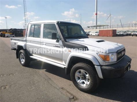 Bedliner, bumper chrome with led lights. Prix Toyota Land Cruiser 79 Pick Up Turbo Diesel Vdj V8 79 ...