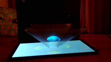 Making holograms the easy way. 3D Hologram projector on Laptop - YouTube