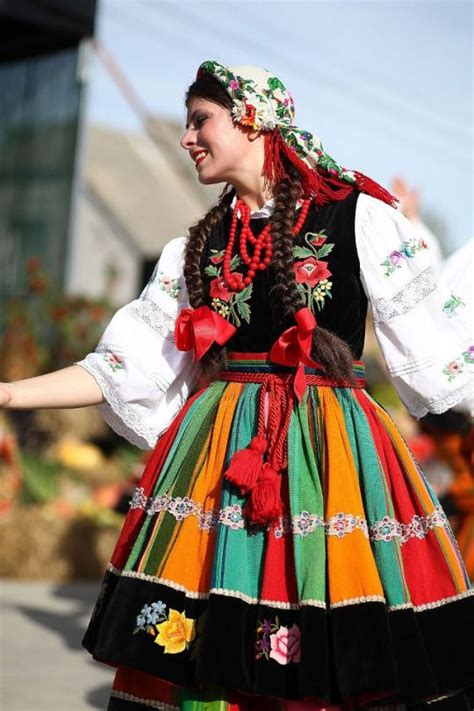 Regional Costume From Łowicz Poland Source Polish Folk Costumes