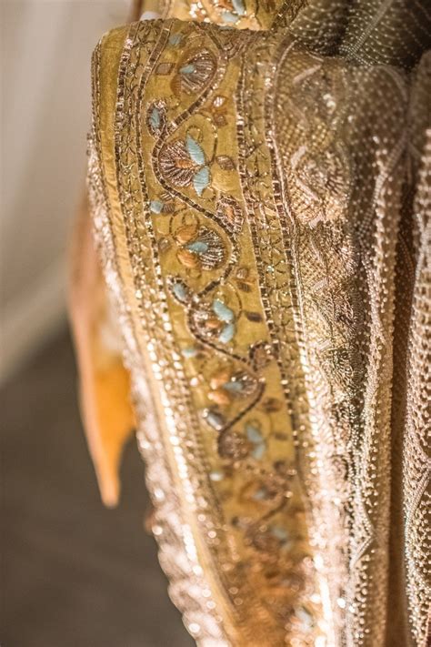 Anamika Khanna Couture'17 - HeadTilt | Embroidery fashion, Anamika khanna, Embroidery suits